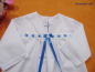 Preview: Taufoberteil mit blauer Schleife, Spitze und Kreuz