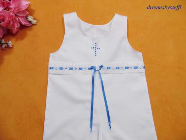 Oberteil Latzhose mit Satinschleife, Spitze und Kreuz blau